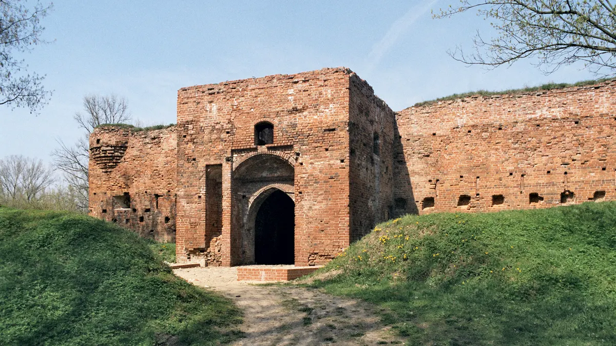 Dybów Castle Ruins