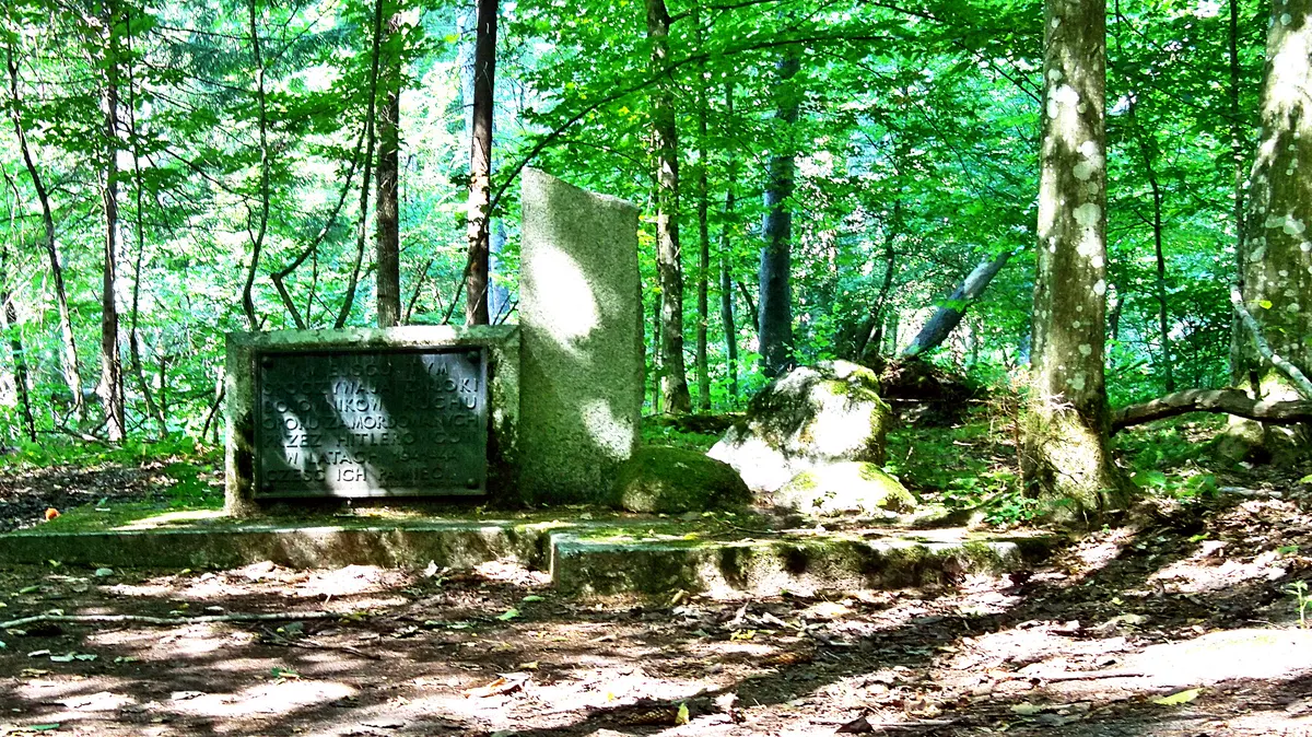 Execution Site Memorial (Miejsce Straceń)