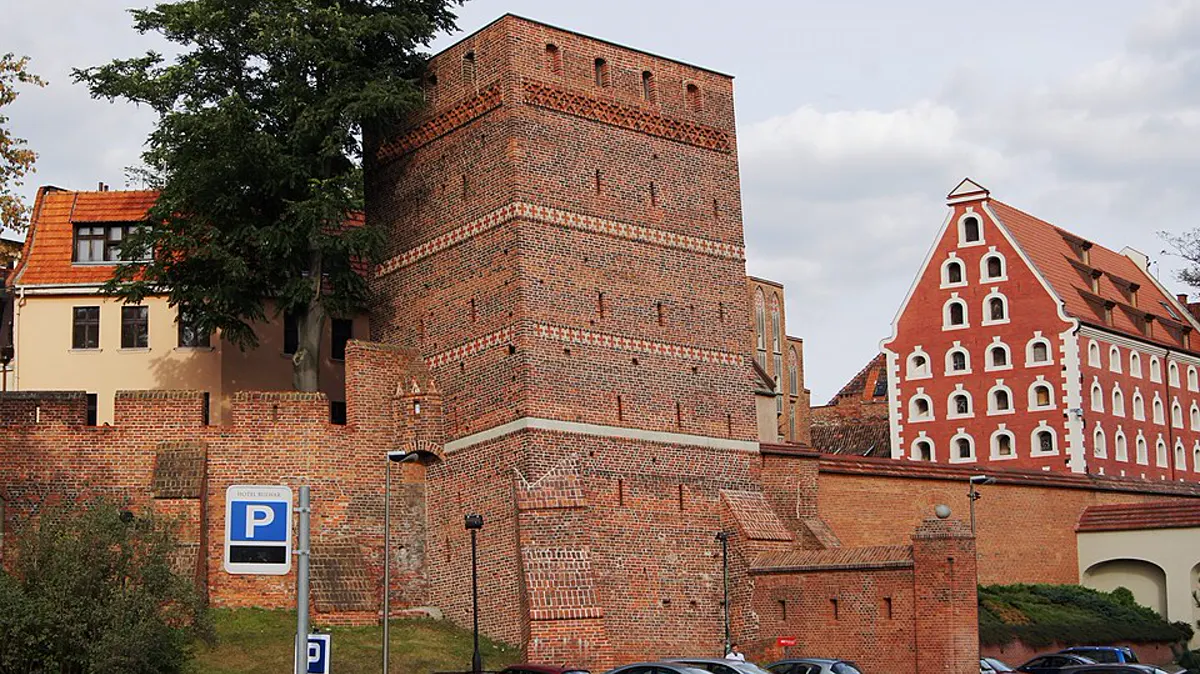 Krzywa Wieza