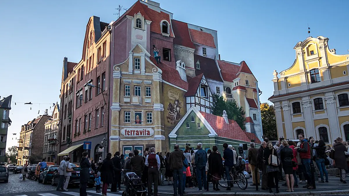 Śródka District and the 'Śródka Tale' 3D Mural
