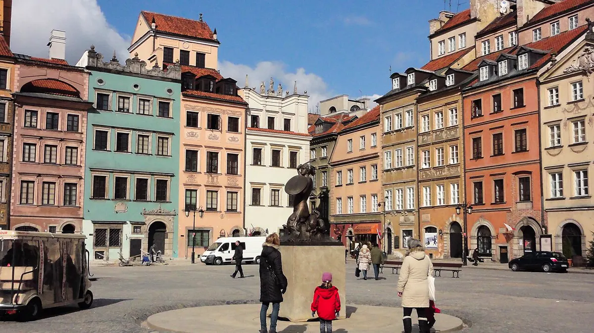 Warsaw Mermaid Statue (Pomnik Syrenki)